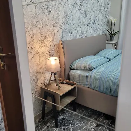 Bonelli Dreams In בית הארחה רומא
