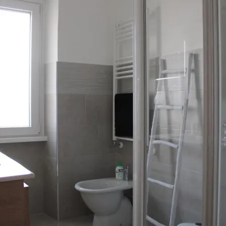 Bonelli Dreams In 4*